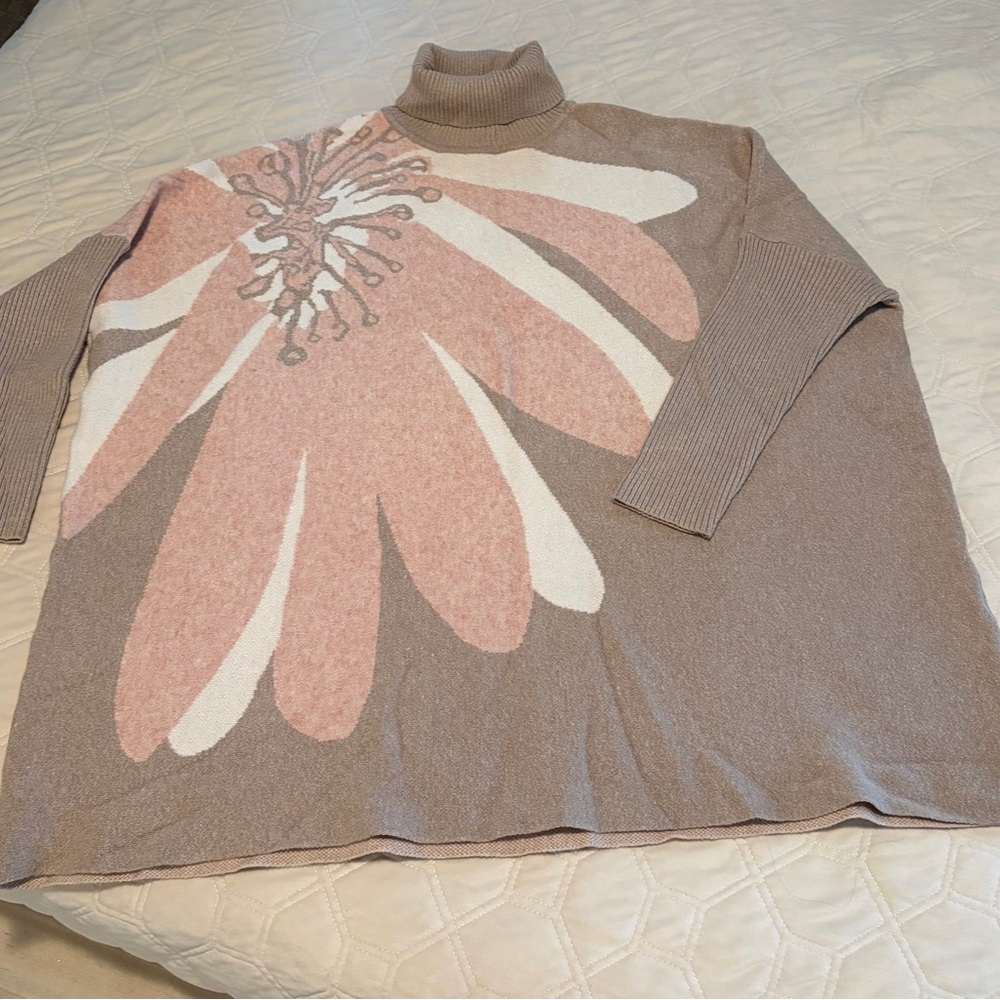 Joseph A Pink and Cream Floral Turtleneck Sweater
